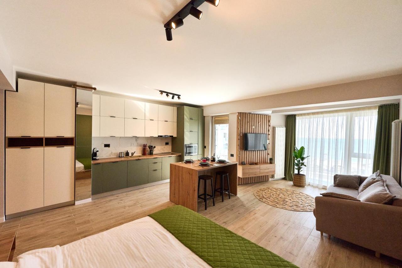 Studio Cornelia Seaview Spa&Pool In Infinity Beach Resort Mamaia Exterior foto